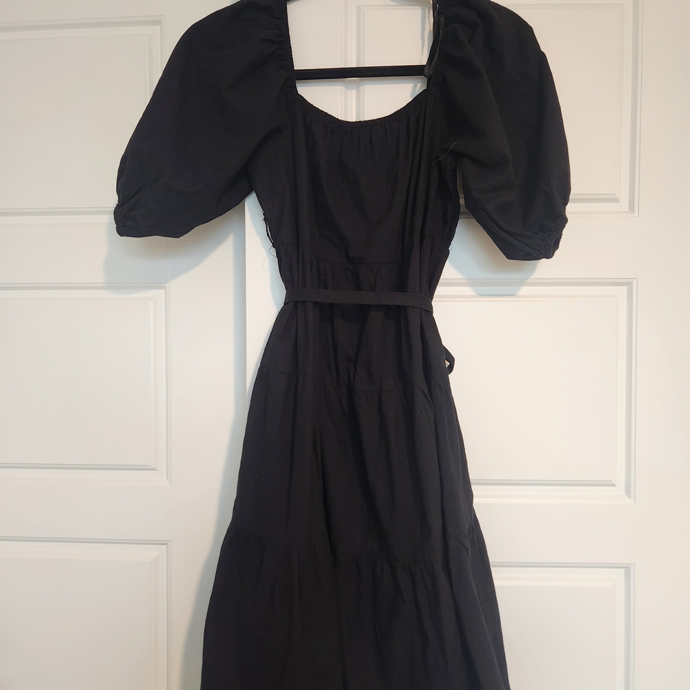 Chic Black Puff Sleeve Dress